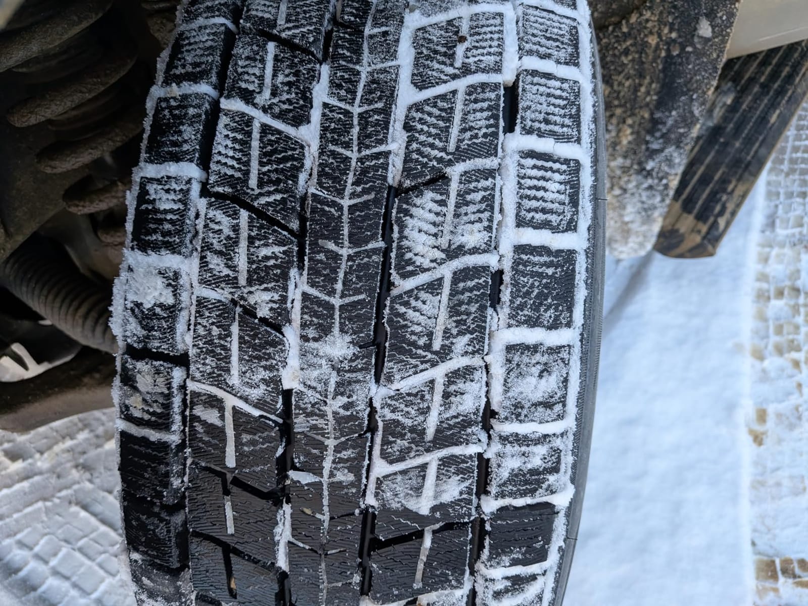 Dunlop Winter Maxx SJ8 Winter 275/65R18 116R Light Truck Tire customer photo 1