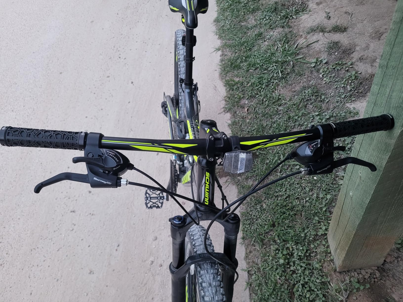 Schwinn Traxion Mountain Bike for Adult Men Women, 29-Inch Wheels, Full Suspension, 24-Speed Shimano Drivetrain, Trigger Shifter, 18-Inch Aluminum Frame, Mechanical Disc Brake, Matte Grey/Neon Green customer photo 1