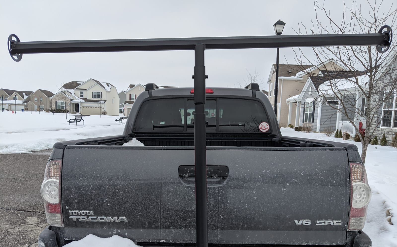Yakima LongArm Aluminum Hitch Mount Truck Bed Extender Rack, Black customer photo 1