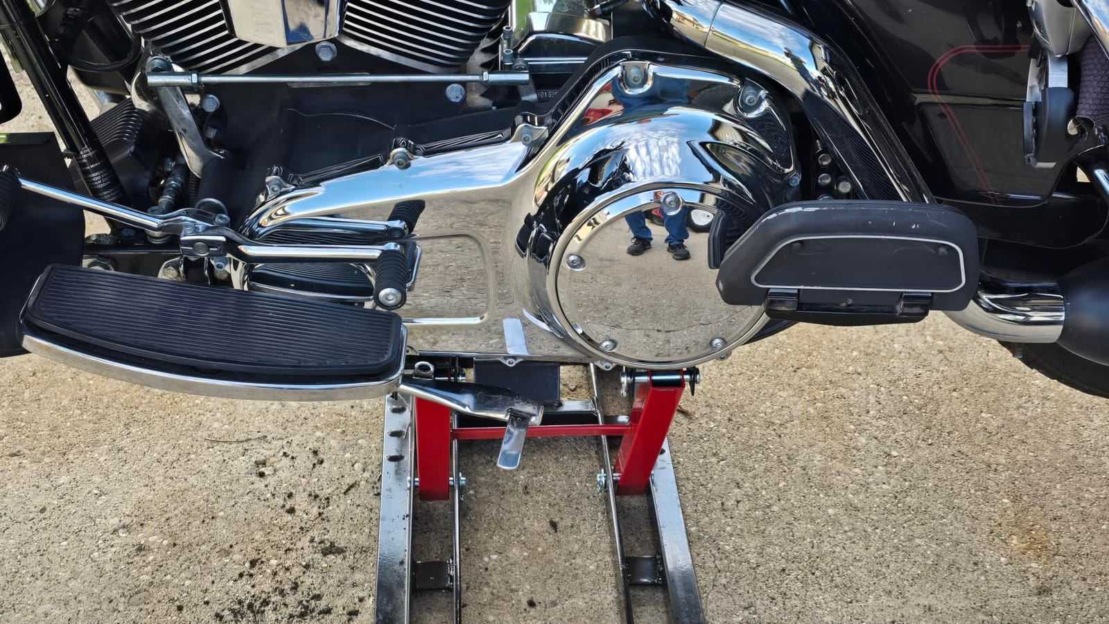 VIVOHOME 1500 LBS Hydraulic Motorcycle Lift Jack customer photo 2