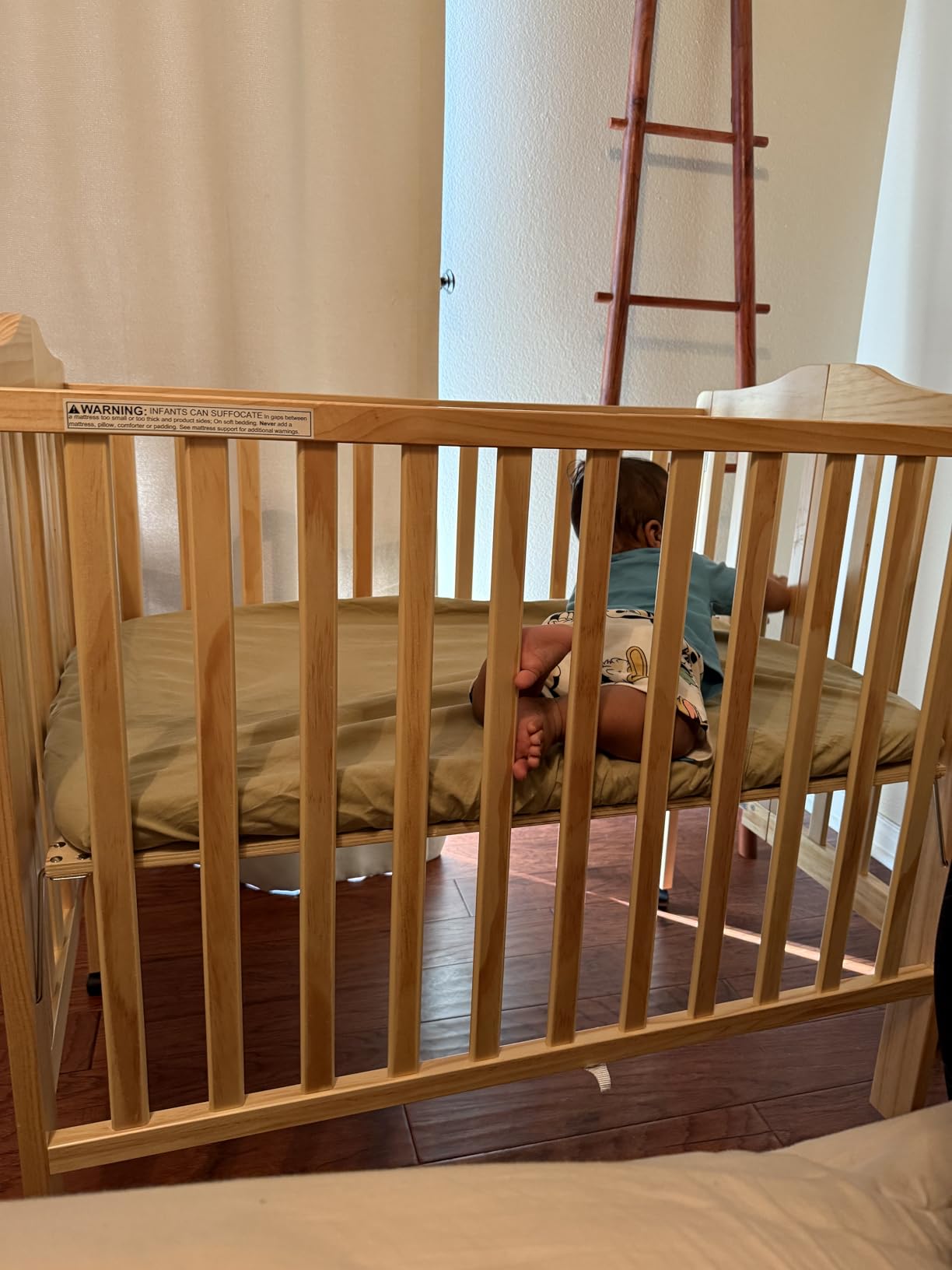 Delta Children Folding Portable Mini Baby Crib with 1.5-inch Mattress - Greenguard Gold Certified, Grey customer photo 2