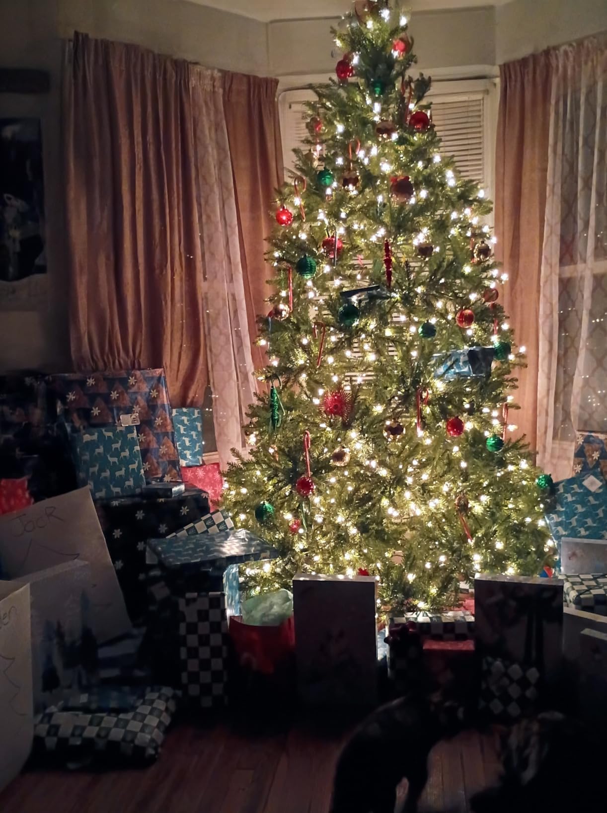 National Tree Company 6ft Pre-Lit Dunhill Fir Artificial Christmas Tree customer photo 2