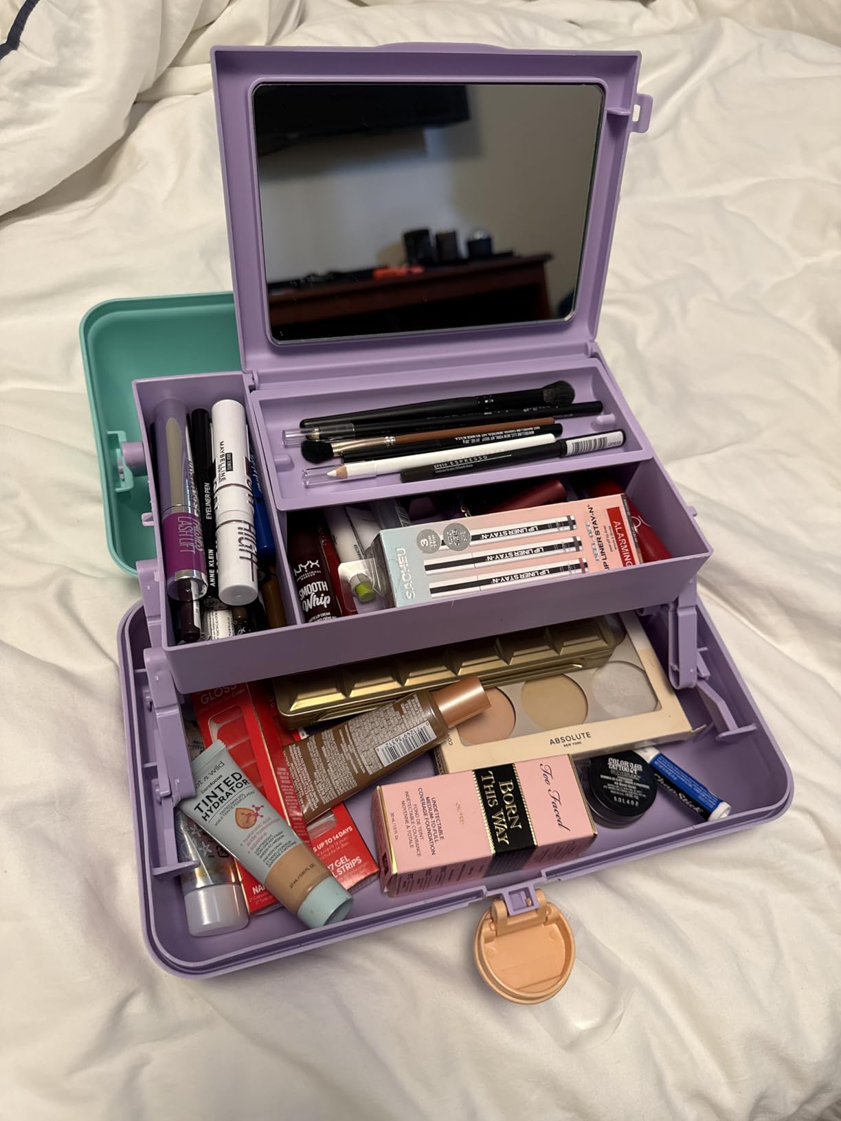 Caboodles On-The-Go Girl Makeup Box, Seafoam on Lavender, Hard Plastic Makeup Organizer Box, Built-In Mirror, Secure Latch for Safe Travel, Spacious Storage for Large Items customer photo 1
