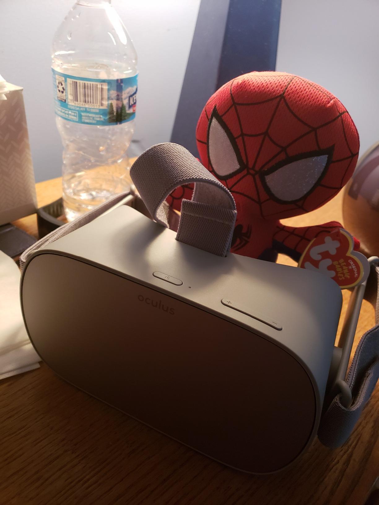 Oculus Go Standalone Virtual Reality Headset - 64GB customer photo 2