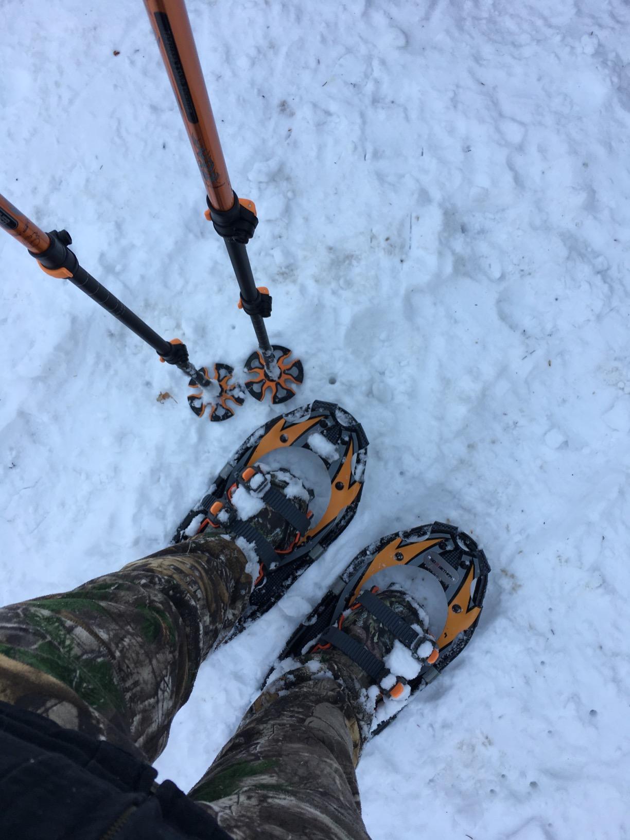 G2 21/25/30/36 Inches Light Weight Snowshoes with Trekking Poles, Tote Bag, Special EVA Padded Ratchet Binding, Heel Lift, Toe Box(6 Colors Available) customer photo 2