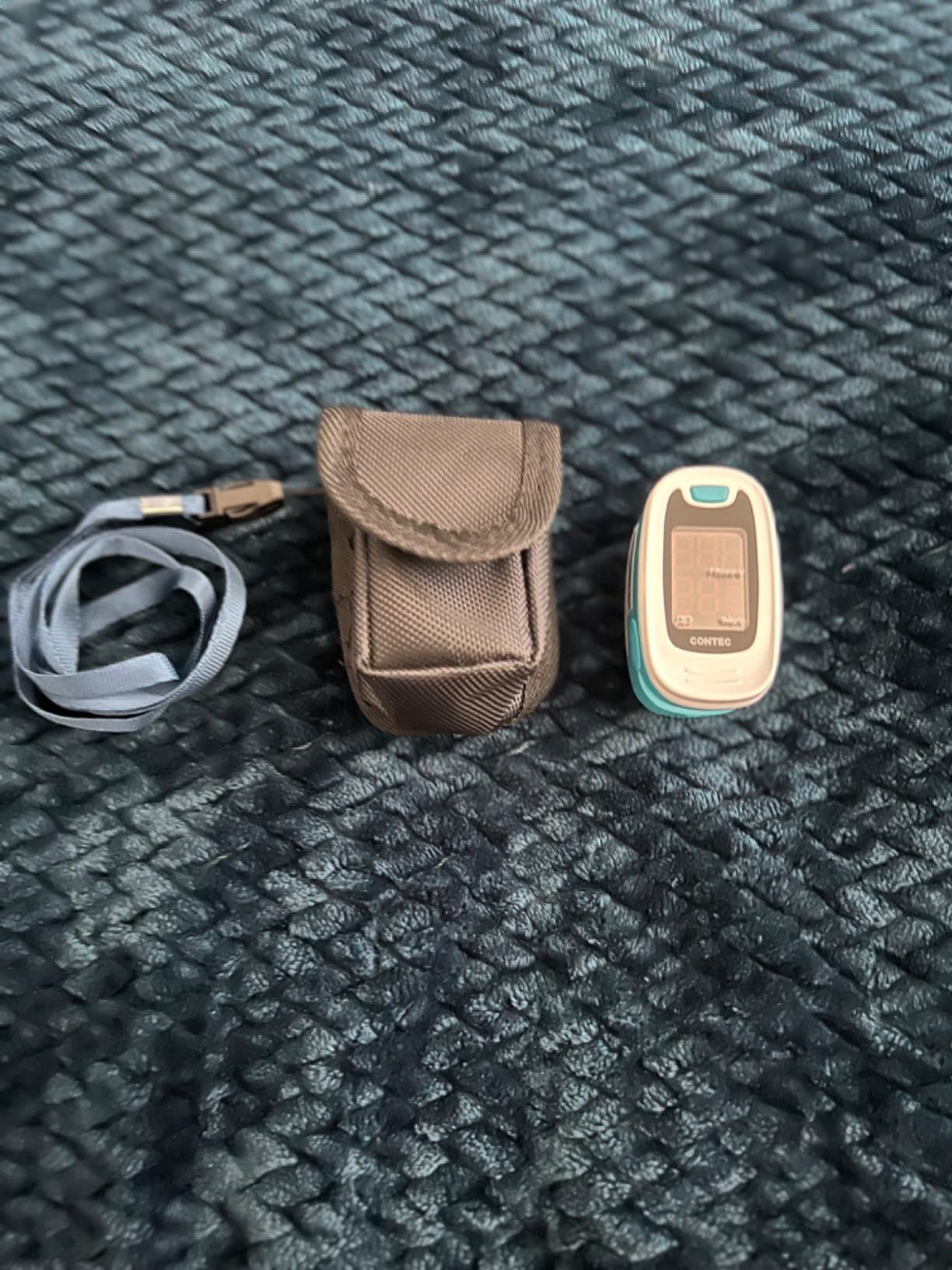 CONTEC Pulse Oximeter, SpO2 & PR Value Blood Oxygen Monitor w/Lanyard customer photo 1