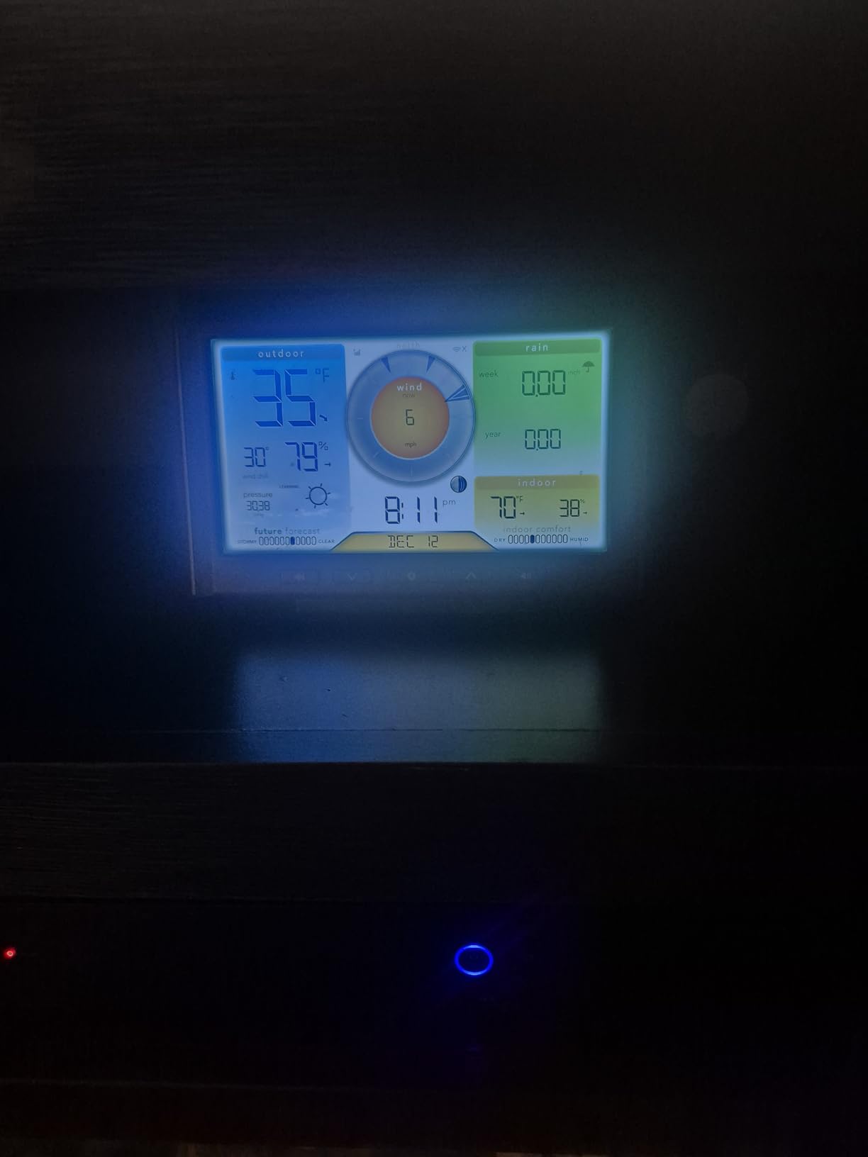 AcuRite Iris (5-in-1) Home Weather Station with Wi-Fi Connection to Weather Underground with Temperature, Humidity, Wind Speed/Direction, and Rainfall (01540M), Black customer photo 1