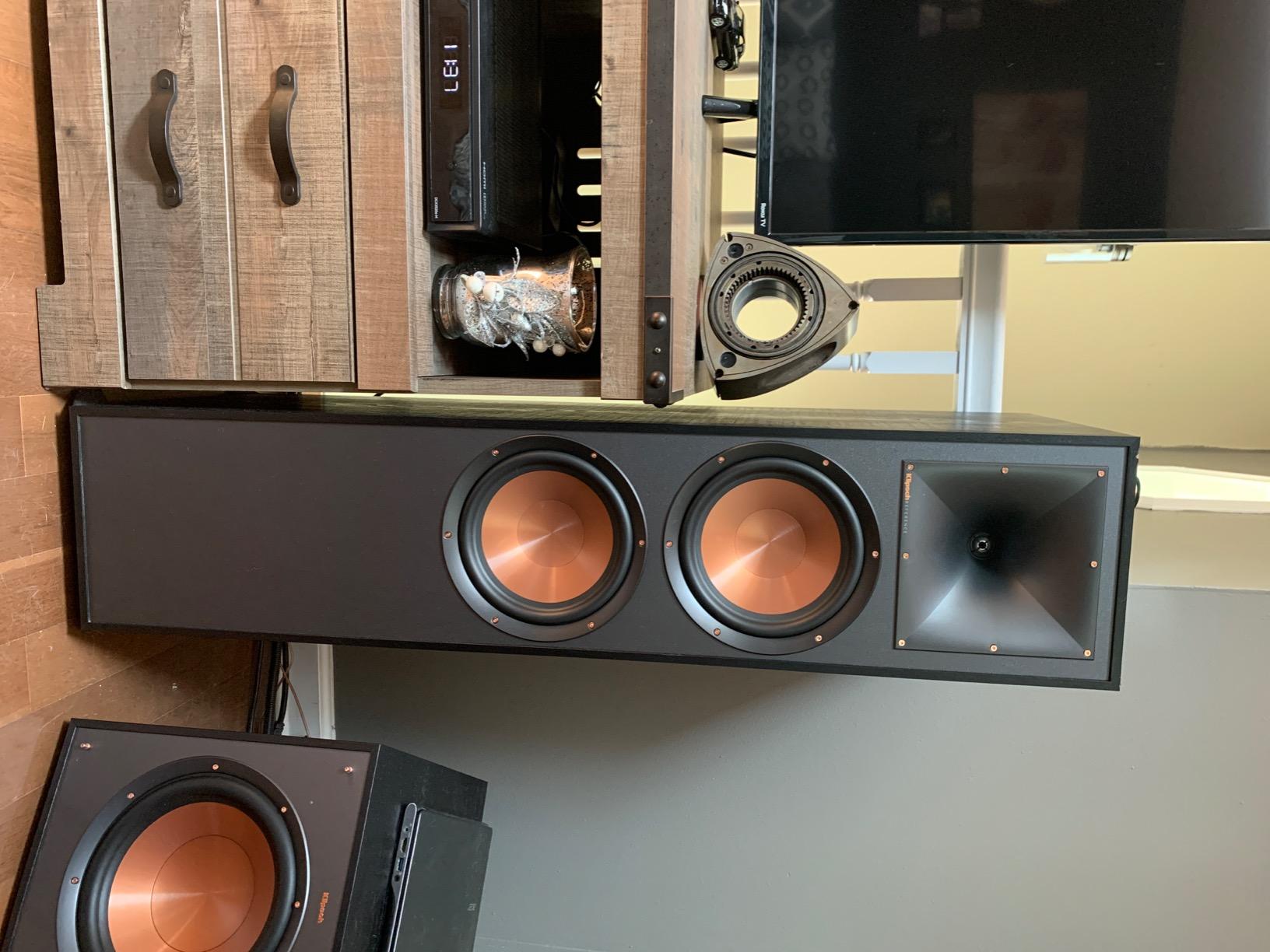 Klipsch Reference R-820F Floorstanding Speaker for Home Theater Systems with 8” Dual Woofers, Tower Speakers with Bass-Reflex via Rear-Firing Tractrix Ports in Black customer photo 1