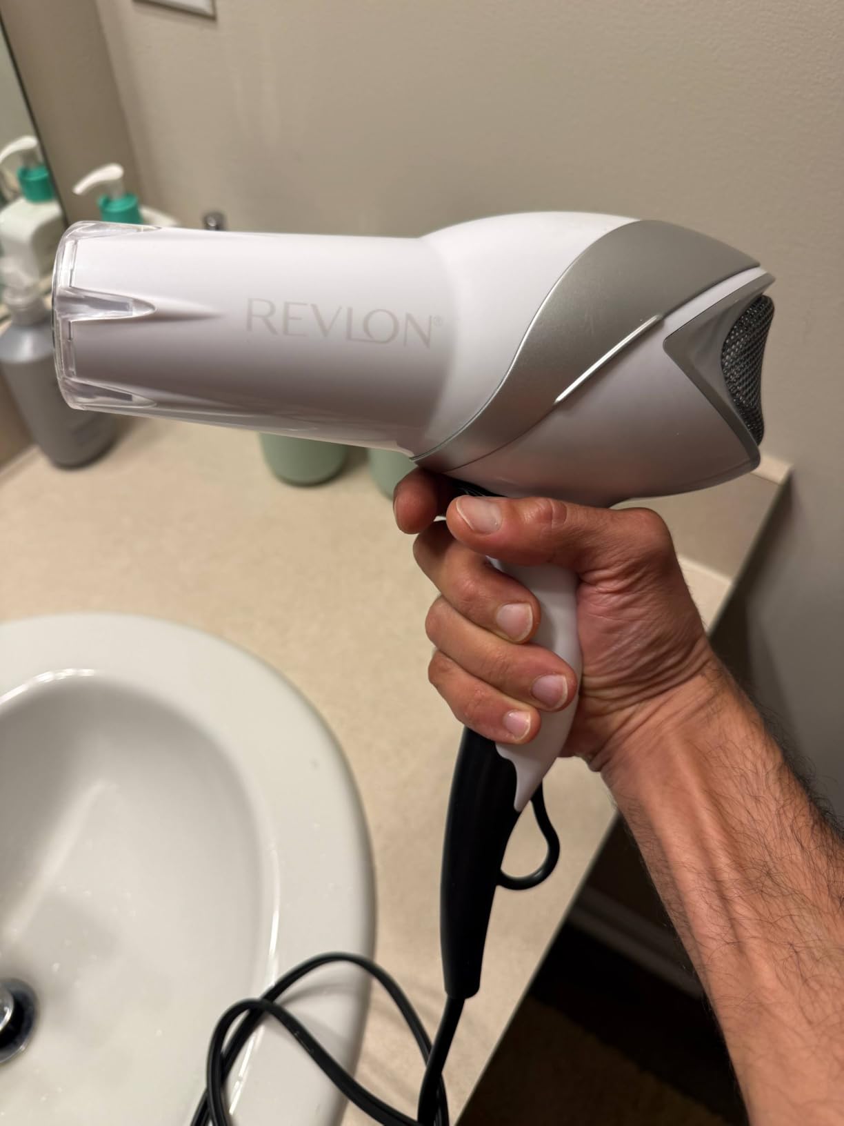 REVLON Infrared Ionic Hair Dryer with Diffuser & Concentrator, White customer photo 1