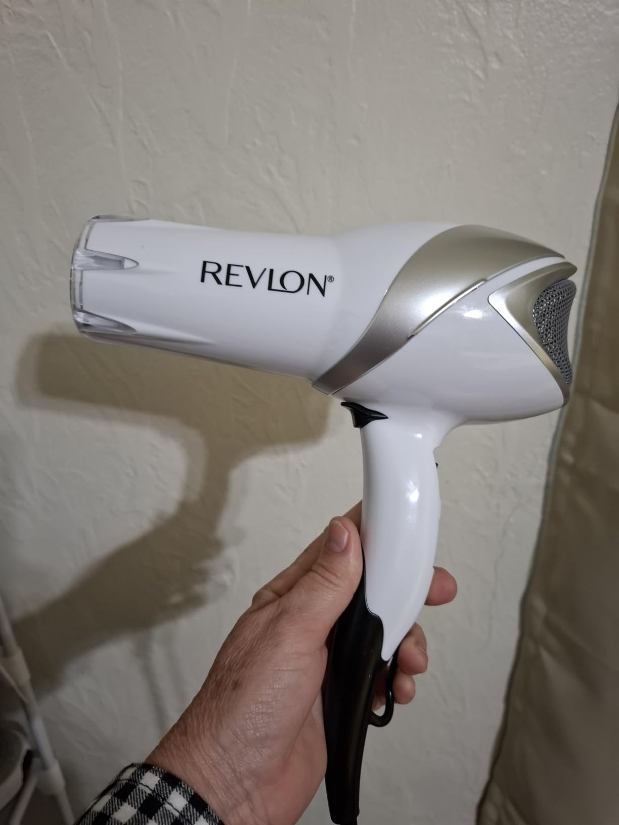 REVLON Infrared Ionic Hair Dryer with Diffuser & Concentrator, White customer photo 2