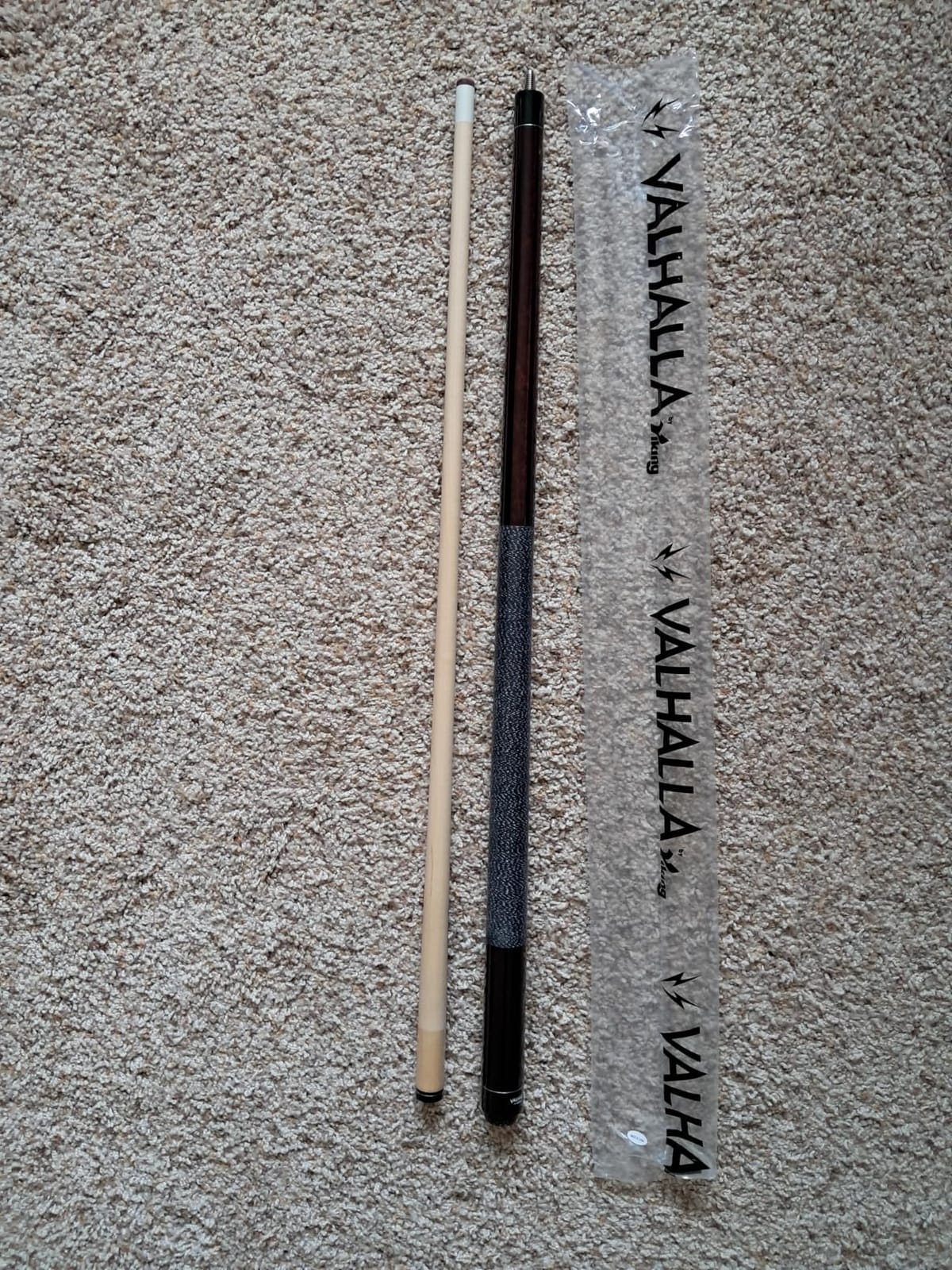 Viking Valhalla 100 Series with Irish Linen Wrap 2 Piece 58” Pool Cue Stick customer photo 2