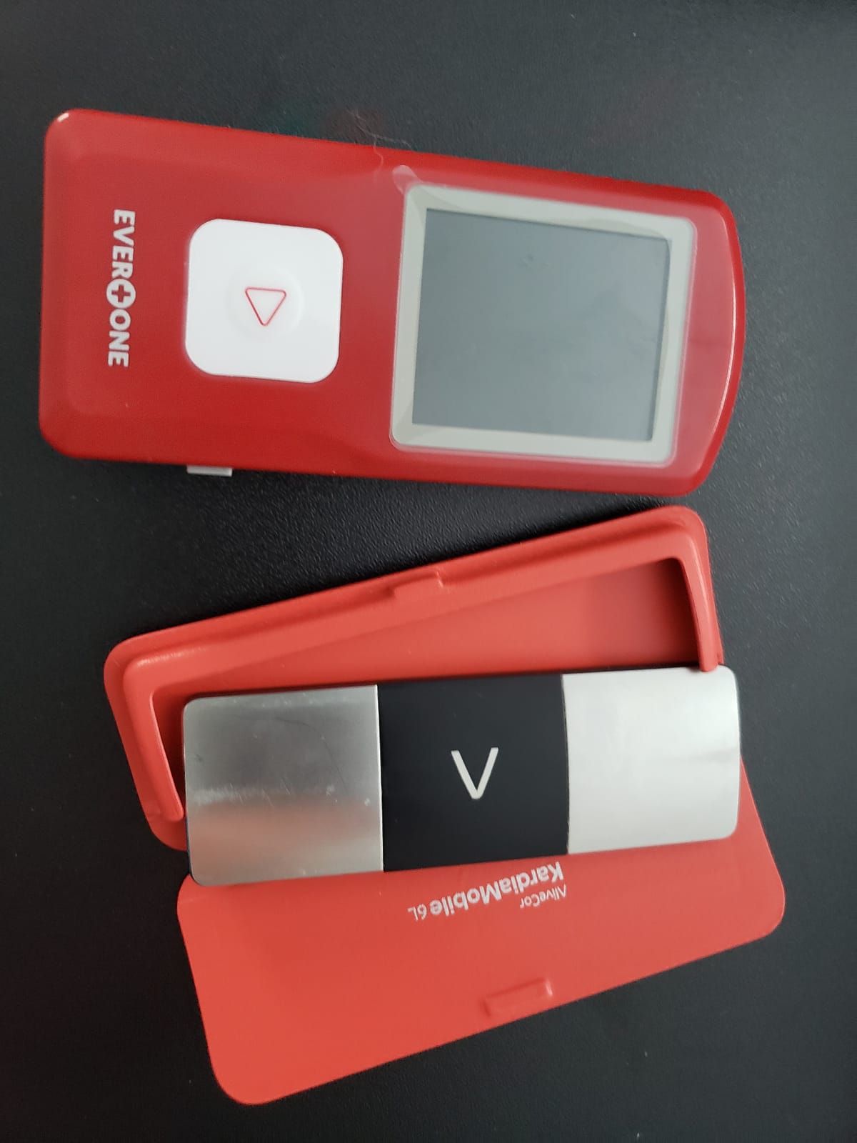 EverOne - EVOPM10 Portable Bluetooth ECG/EKG Monitor, Compatible with iOS/Android, Windows 7/8/10, Track Heart Rate & Heart Rhythm Performance, App Included customer photo 1