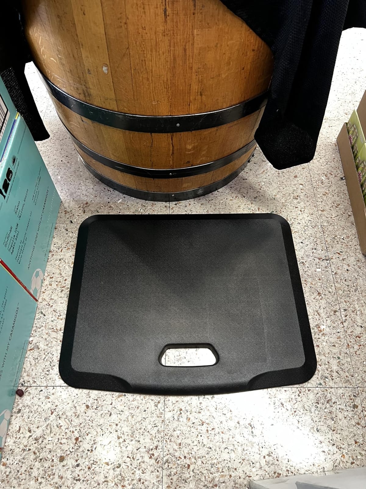 Mount-It! Anti Fatigue Floor Mat, 18x22, Black customer photo 1