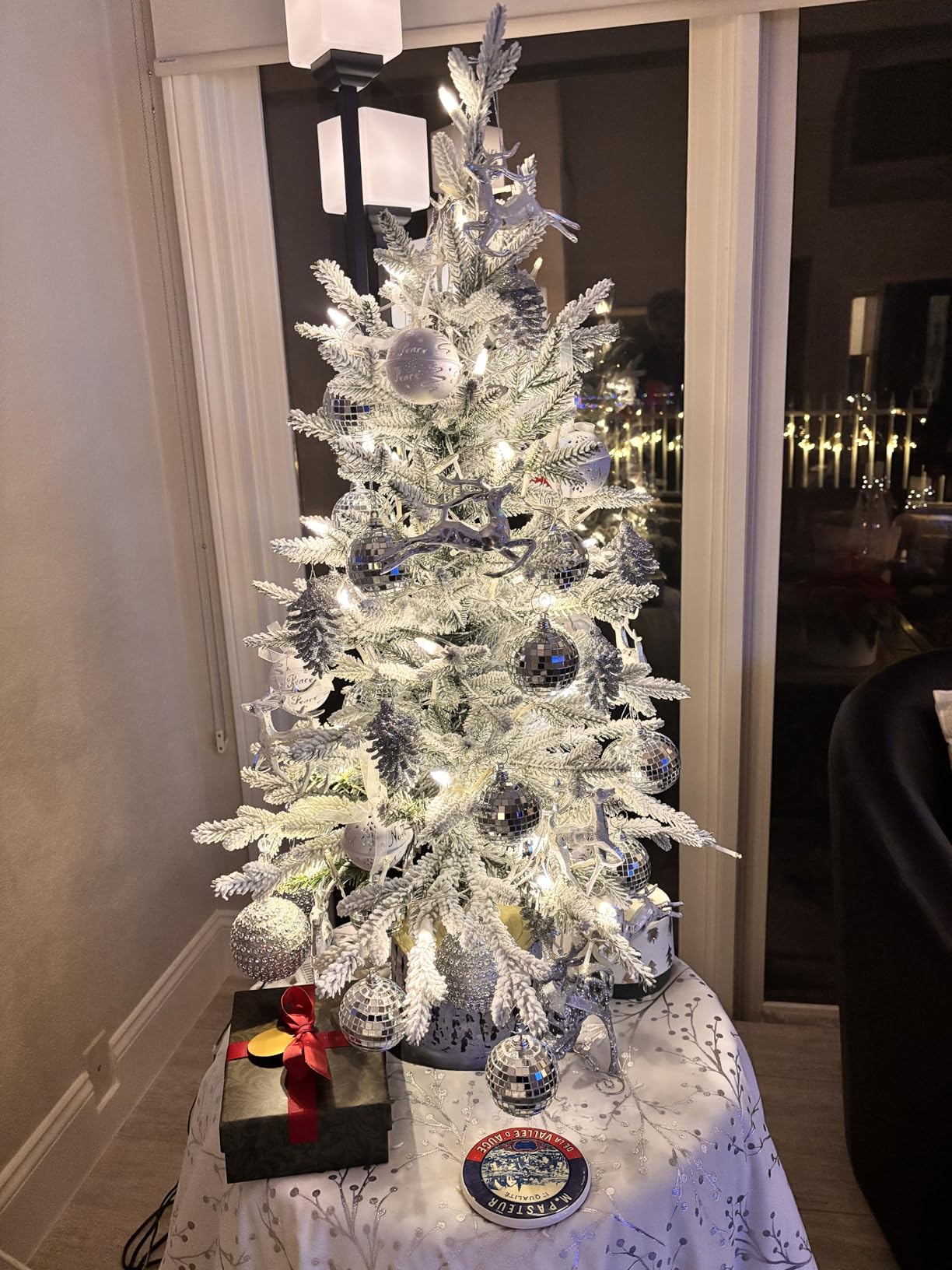 Puleo International 4.5ft Pre-Lit Potted Flocked Arctic Fir Christmas Tree customer photo 1