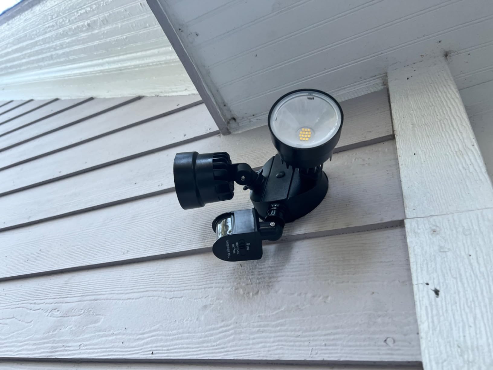 LUTEC Shrimp P6221B-PIR24 2000 Lumen 18 Watt 26 LED Motion Activated Integrated Dual-Head Floodlight Outdoor, IP54 Waterproof Exterior Security Wall Light for Patio, Garden, Yard-Black customer photo 2