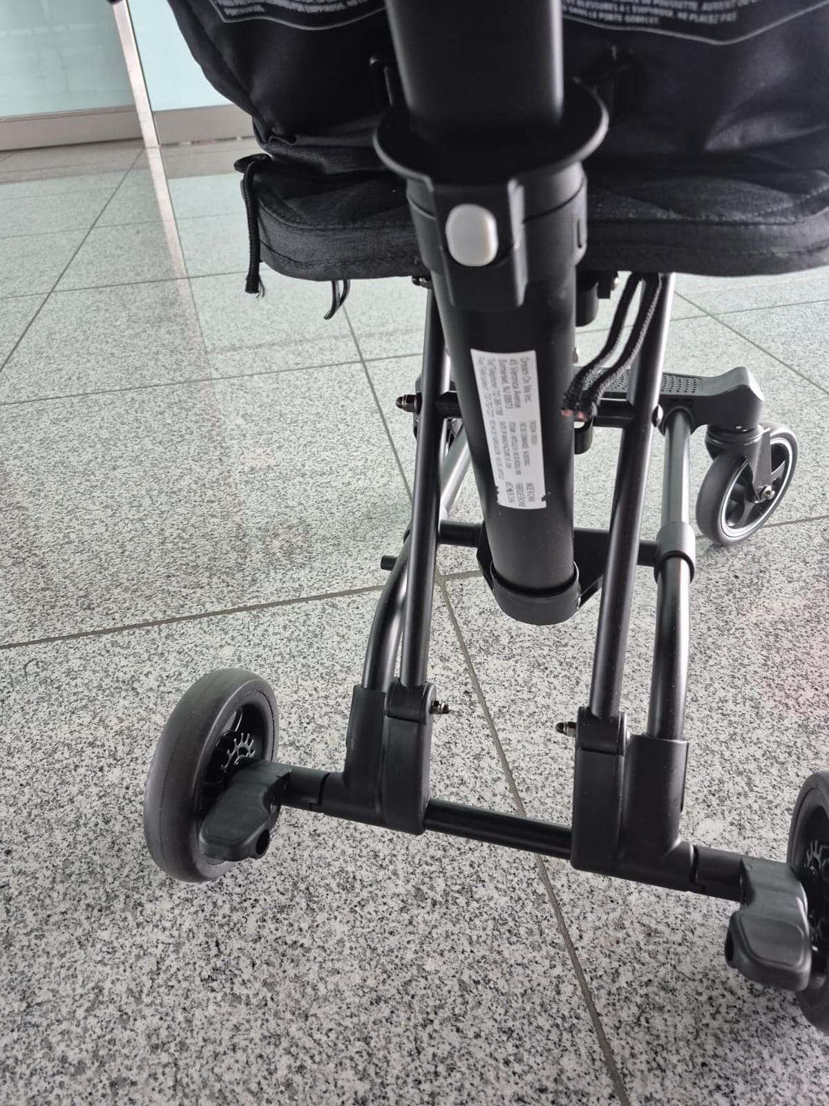 Dream On Me Coast Rider Lightweight Travel Stroller, 45 Lb Limit, Black customer photo 1