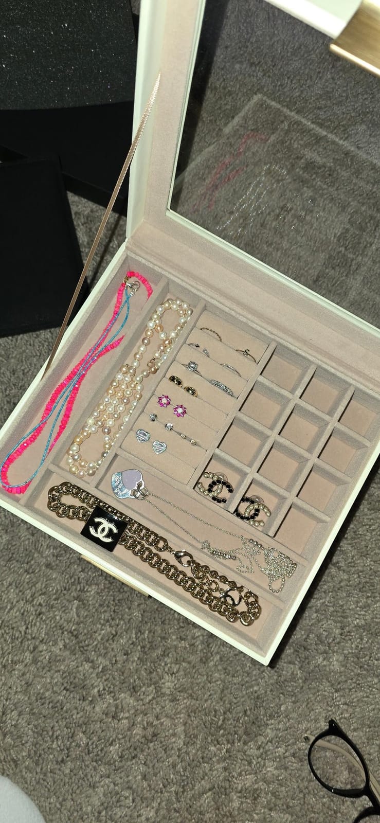 SONGMICS Jewelry Box Organizer, 3-Layer Storage with 2 Drawers, Glass Lid customer photo 1