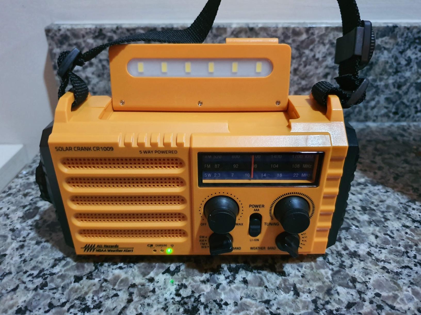 Eoxsmile Emergency Radio with NOAA Weather Alert, Solar Hand Crank Portable customer photo 2