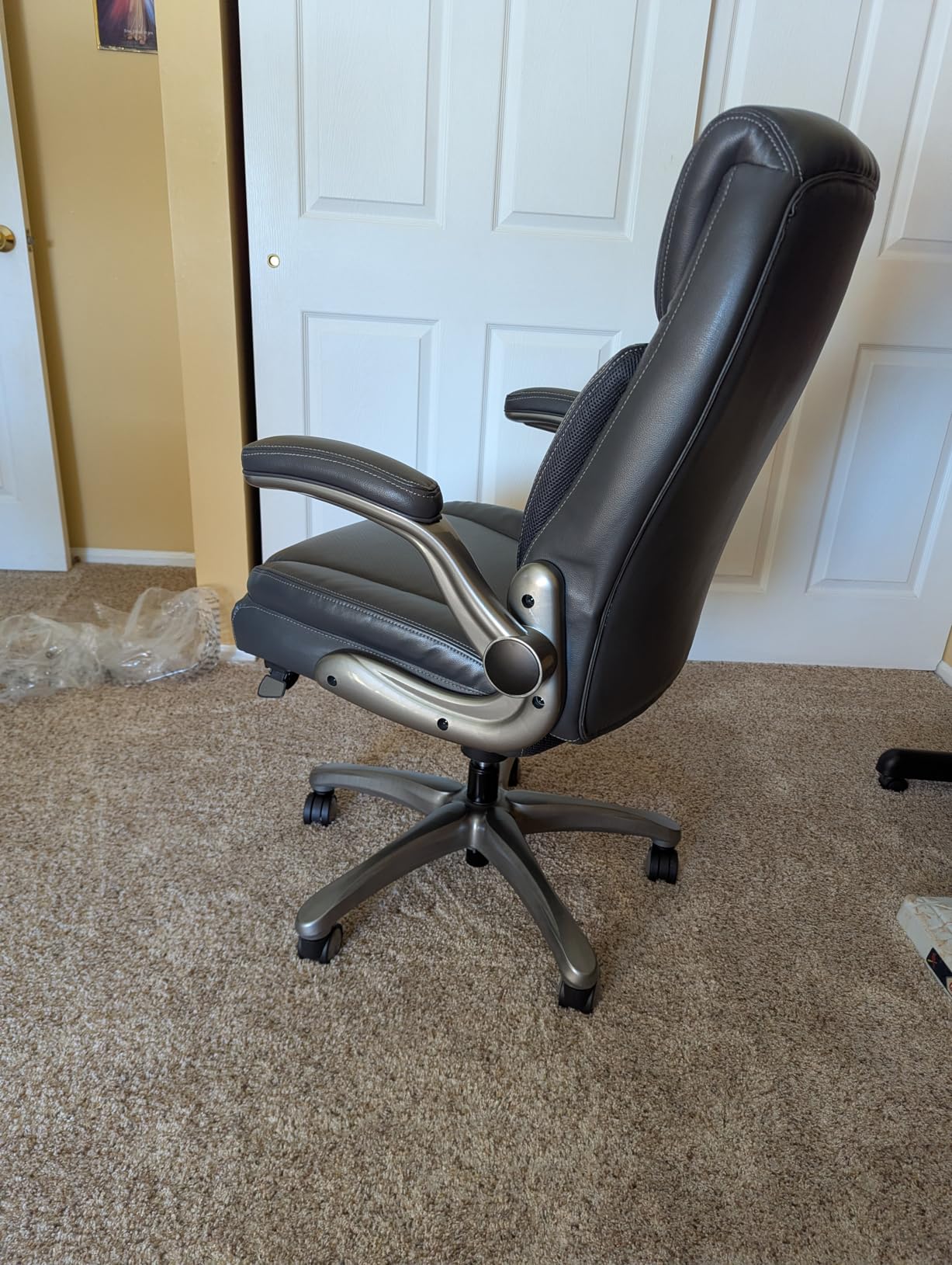 Amazon Basics Ergonomic Executive Office Chair with Adjustable Lumbar Support, Flip-up Arms, Height Adjustable, 360° Rolling Swivel, Computer Desk Chair, Grey Leather customer photo 1