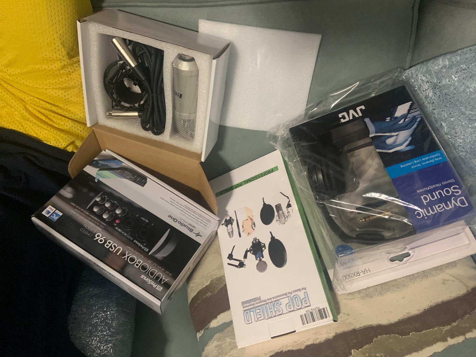 PreSonus AudioBox USB 96 Recording Bundle with Condenser Microphone Shockmount XLR Cable and Studio One Artist + Studio Magic Software (Interface Color May Vary in Blue or Black) customer photo 2