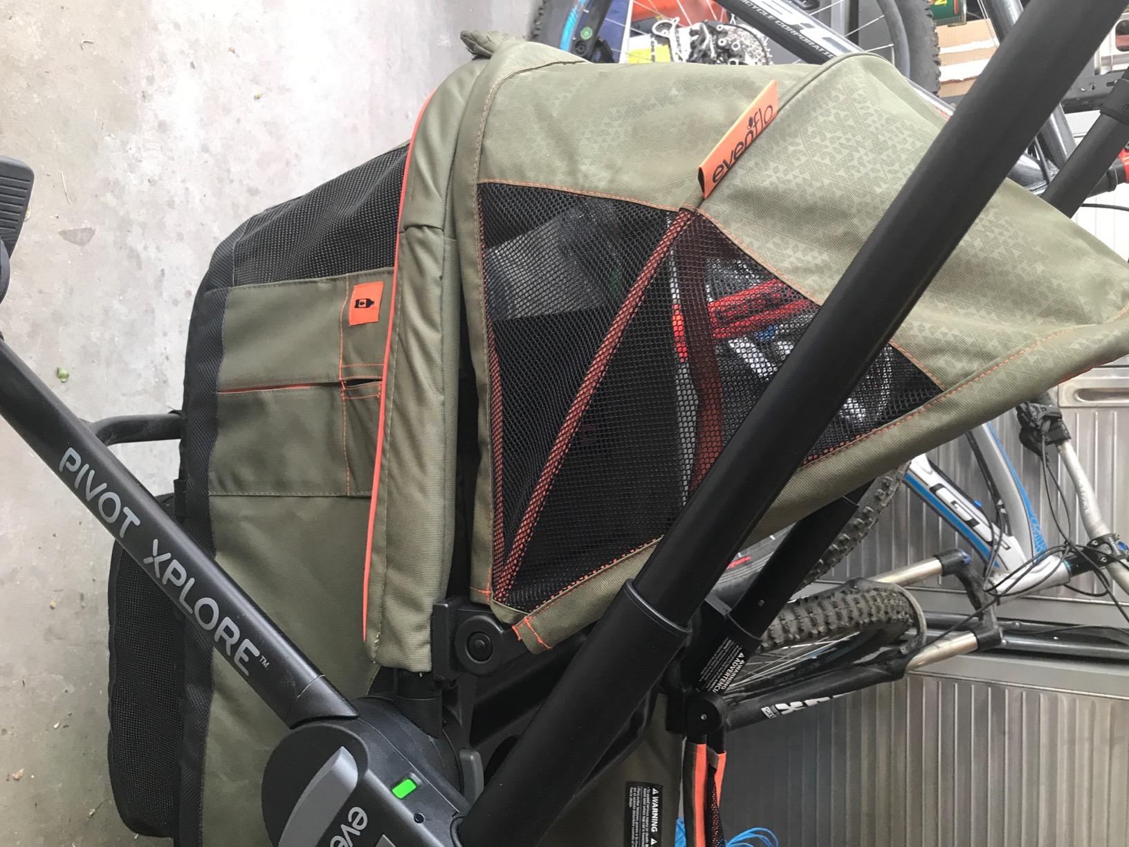 Evenflo Pivot Xplore All-Terrain Stroller Wagon (Wayfarer Black) customer photo 1