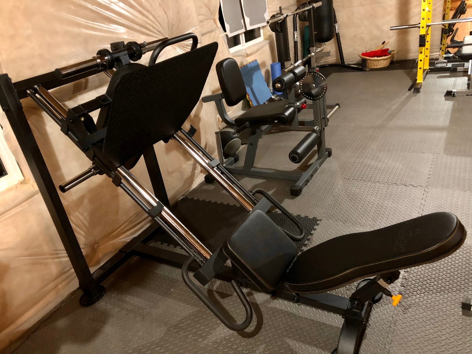 Powertec Leg Press, Black customer photo 1