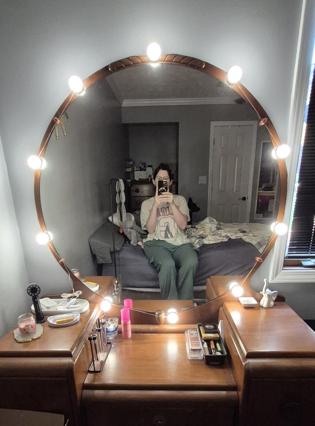 Consciot LED Vanity Lights for Mirror, Hollywood Style 10 Dimmable Bulbs customer photo 1