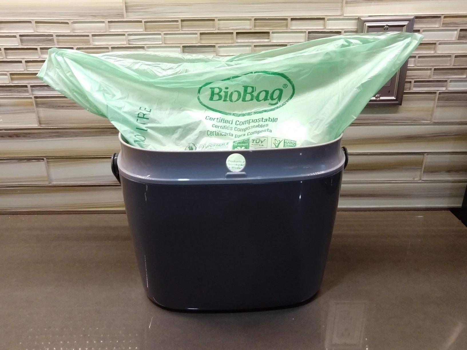 OXO Good Grips Easy-Clean Compost Bin, White, 0.75 Gal customer photo 2