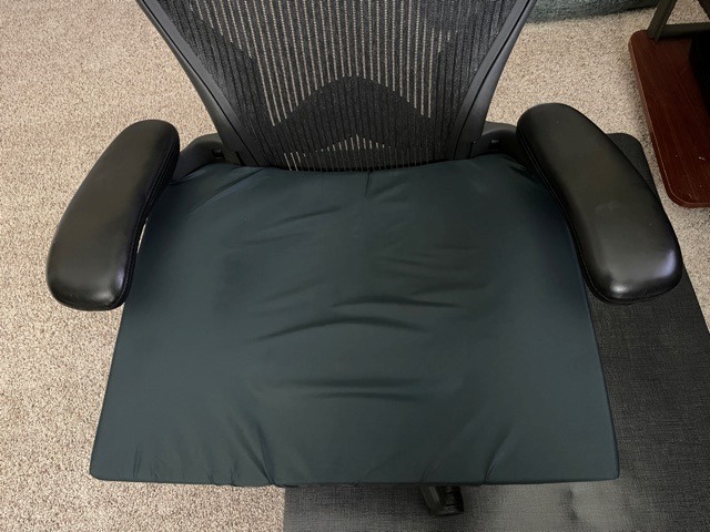 Kölbs Gel Extreme Wheelchair Cushions Seat Cushion, Coccyx, Sciatica & Tailbone Pain Relief Seating Pad Ideal for Office, Kitchen Wheelchairs and Auto, 24 x 18, 3 Inch Thick customer photo 1