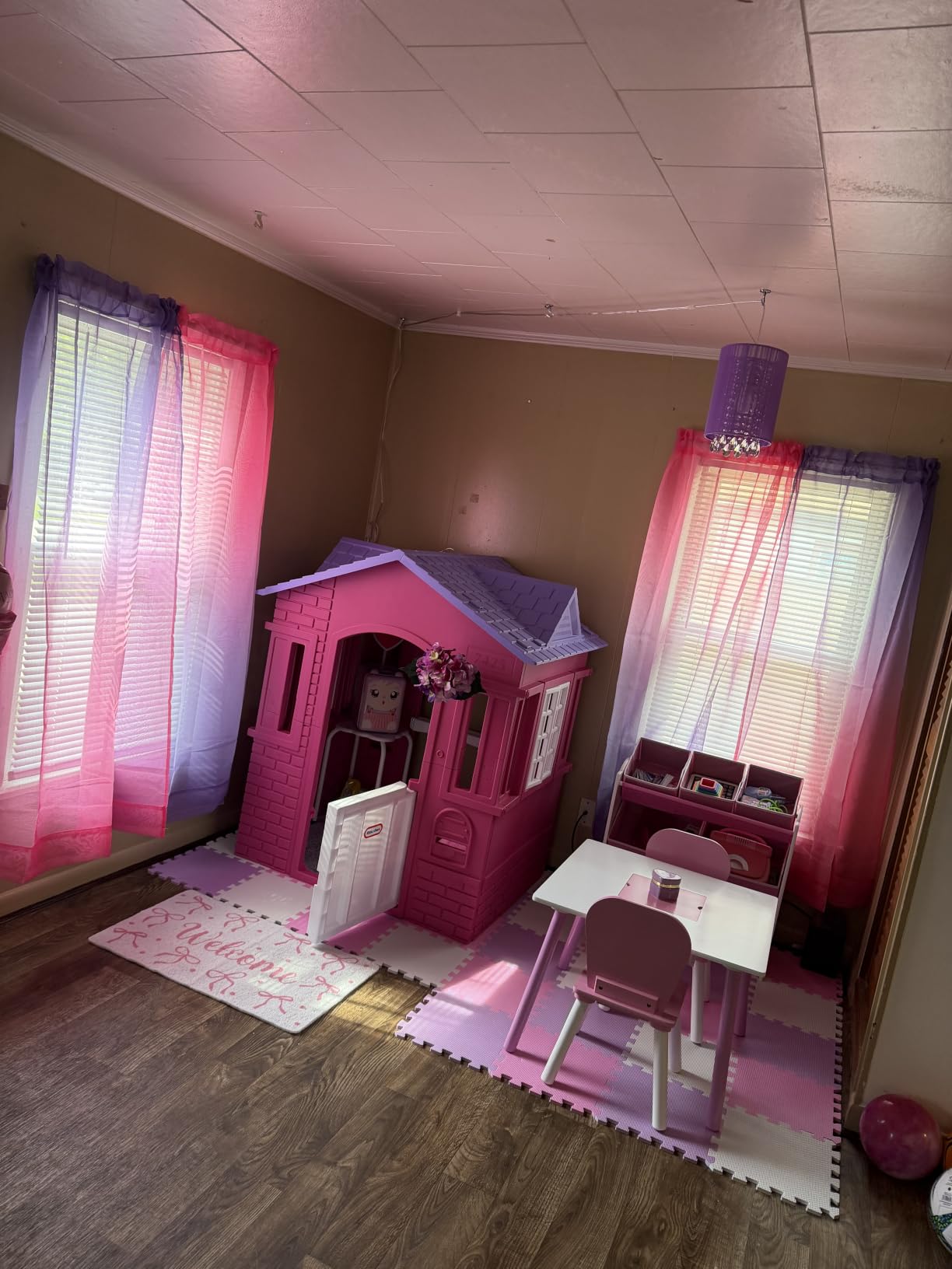 Little Tikes Cape Cottage Pretend Princess Playhousefor Kids, Indoor Outdoor, with Working Doors and Windows, for Toddlers Ages 2+ Years,Pink,Large customer photo 2