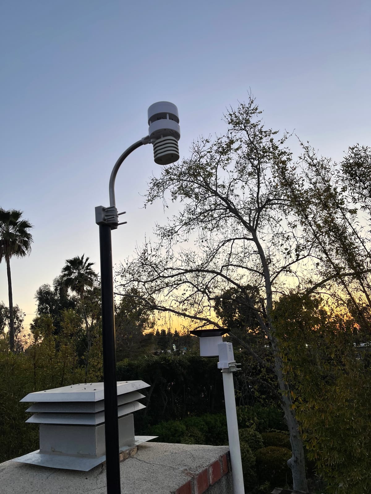 Ambient Weather WS-5000 Ultrasonic Smart Weather Station customer photo 1