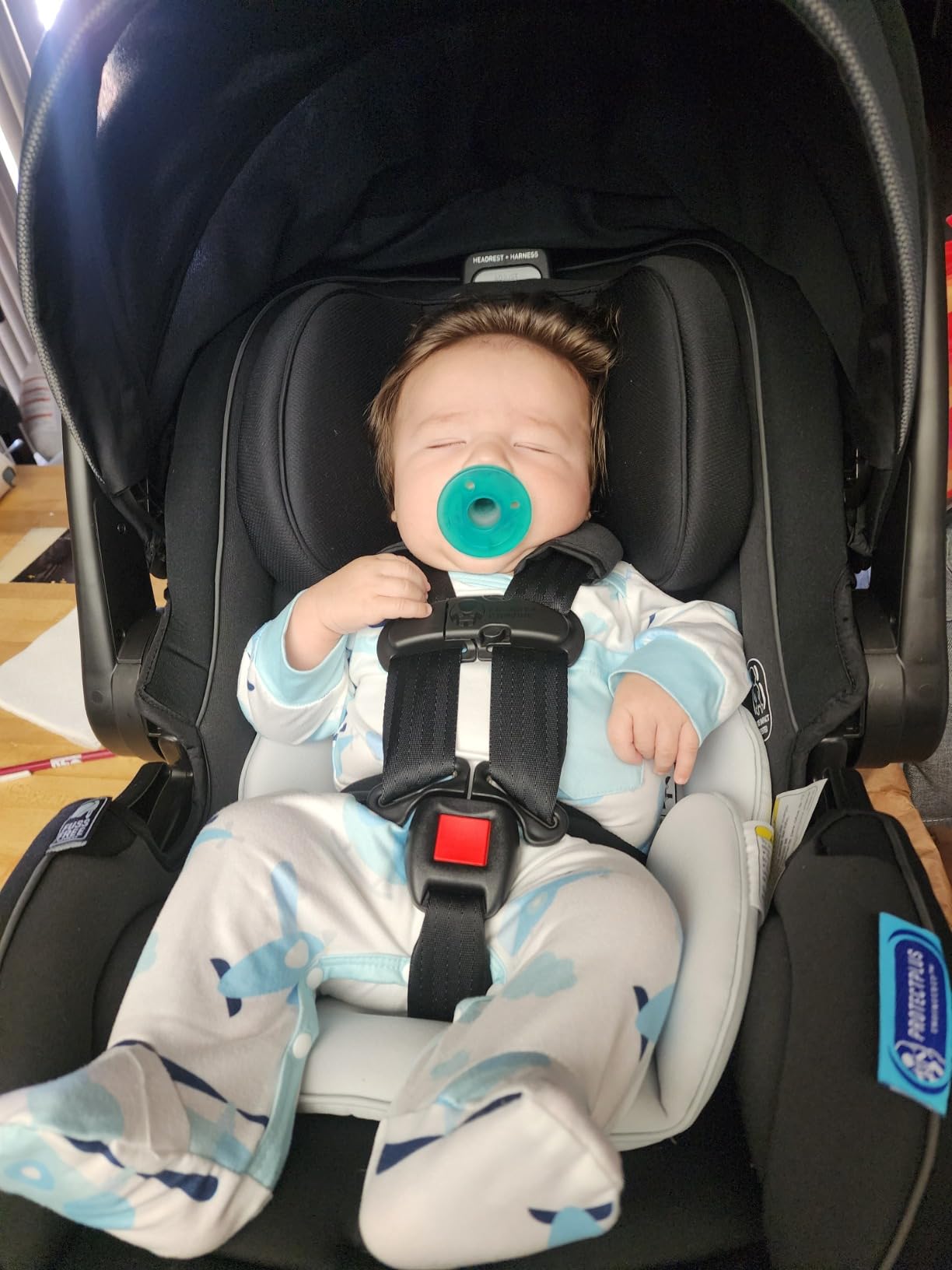 Graco SnugRide SnugFit Infant Car Seat, Baby Car Seat with Anti Rebound Bar for Extra Safety, No-Rethread Harness, Latch Equipped Carseat, Baby Essentials, Gift for New Parents, Gotham customer photo 1