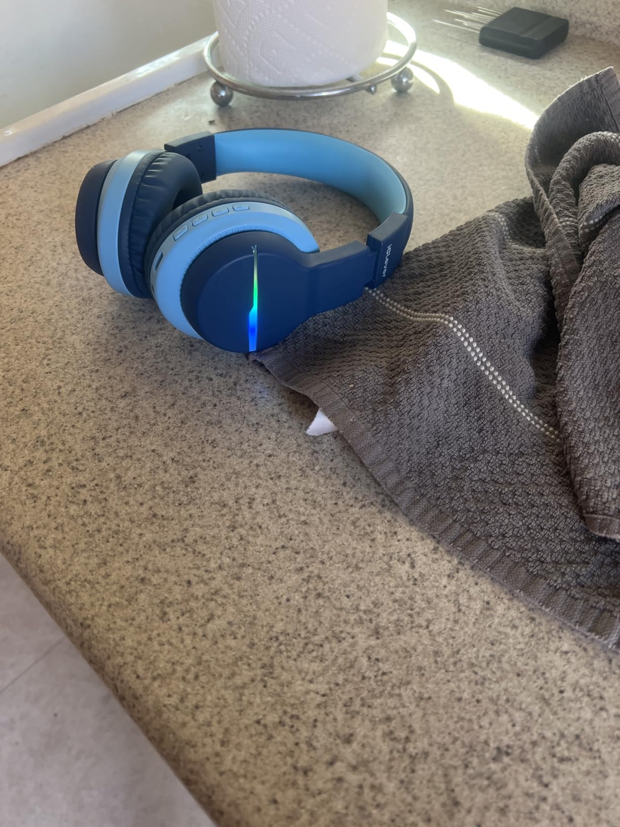 iClever BTH12 Kids Bluetooth Headphones 85H Playtime with LED Lights Travel customer photo 2