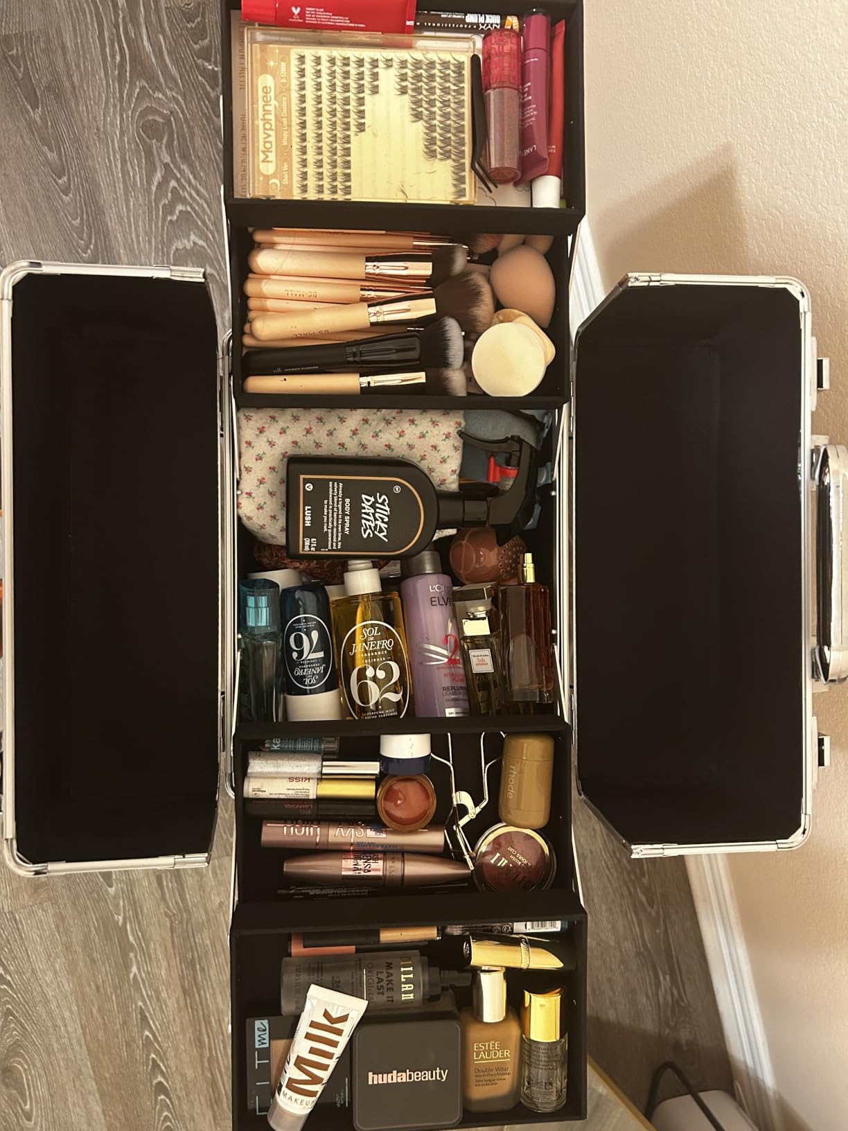 Stagiant Rolling Makeup Case Cosmetology Case on Wheels 4 in 1 Large Cosmetic Organizer Train Case Makeup Travel Case with Key Swivel Wheels Nail Artist Salon Storage Traveling Cart Trunk Black customer photo 1
