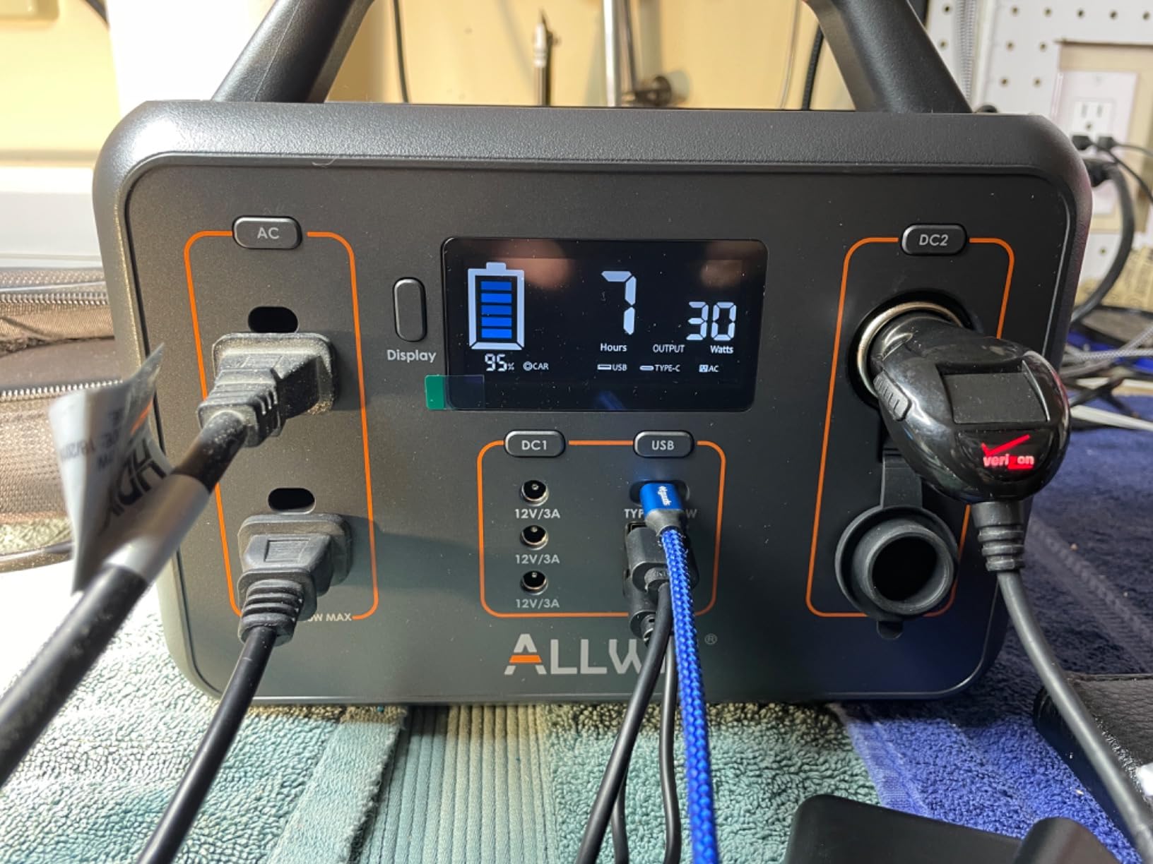 ALLWEI Portable Power Station 300W, 256Wh Solar Generator LiFePO4 Battery customer photo 1