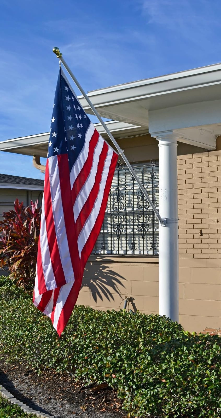Grace Alley Flag Pole Tangle Free Spinning 6 Ft Flagpole - Wind Resistant and Rust Proof Black Aluminum for American Flags - Residential and Commercial Grade Durability for Home and Garden and Yard customer photo 2