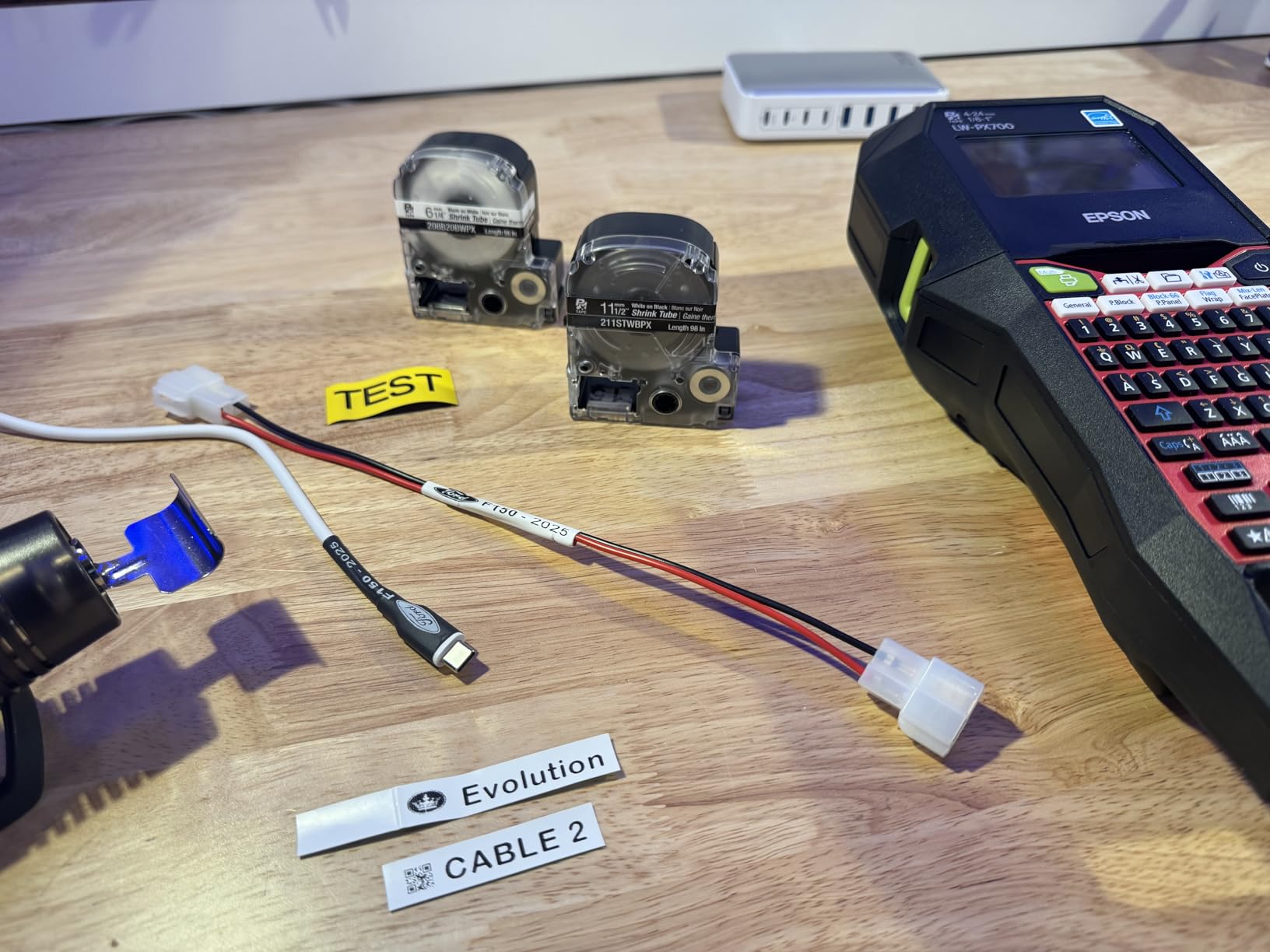 LABELWORKS Epson LW-PX700 Industrial Label Maker - Portable Handheld customer photo 1