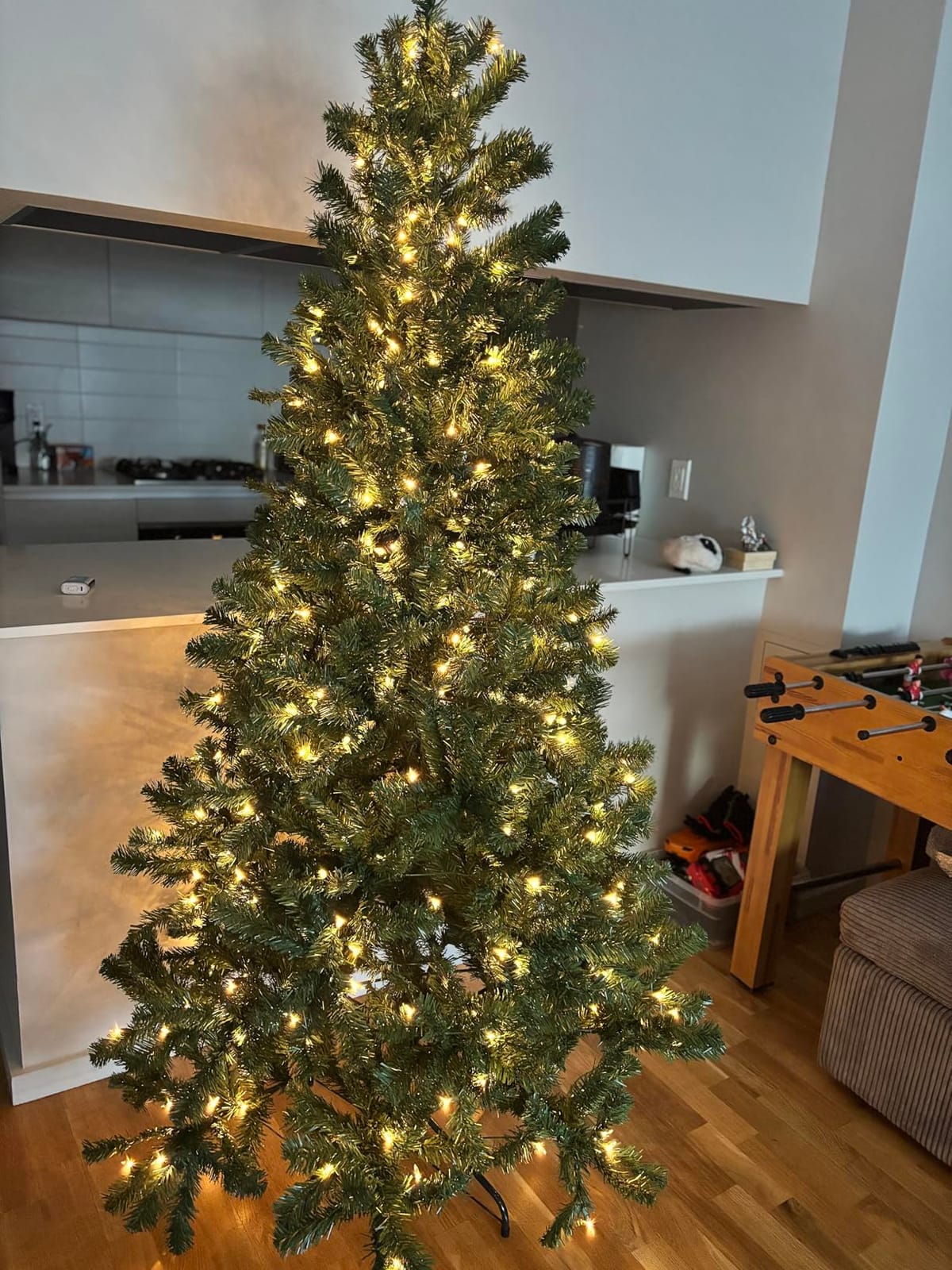 Yaheetech 9ft Pre-lit Christmas Tree with 850 Warm White Lights, Green customer photo 1