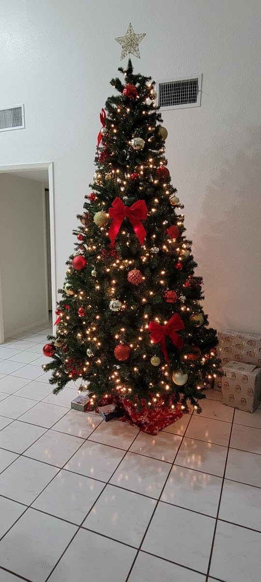 Yaheetech 9ft Pre-lit Christmas Tree with 850 Warm White Lights, Green customer photo 2