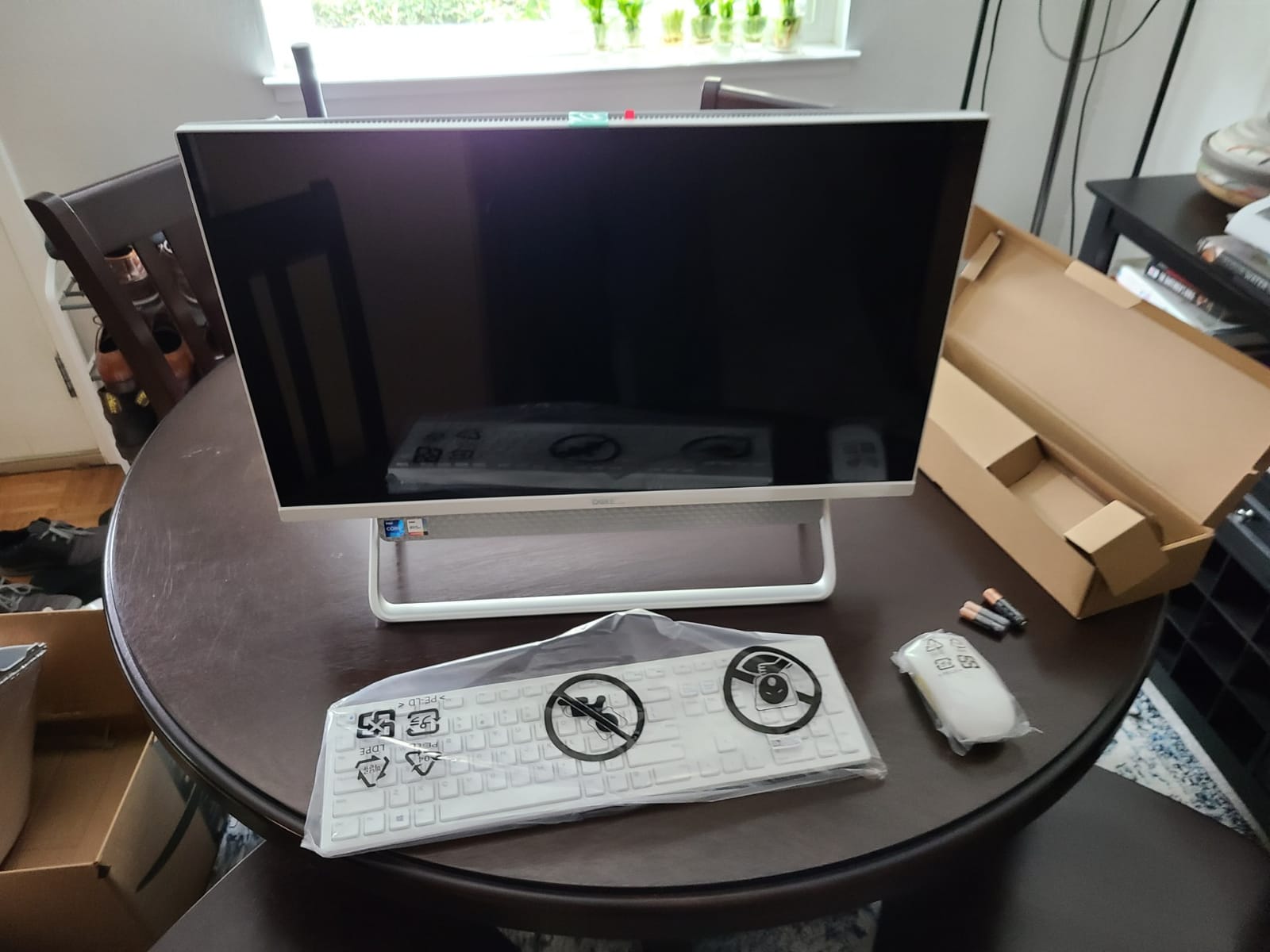 Dell Inspiron 7700 AIO Desktop, 27-inch FHD Infinity Touchscreen All in One - Intel Core i7-1165G7, 12GB 2666MHz DDR4 RAM, 1TB HDD + 256GB SSD, Iris XE Graphics, Windows 10 Home- Silver customer photo 1