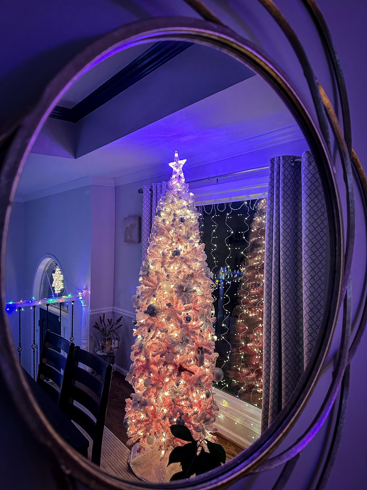 Yaheetech 7.5ft Pre-lit Pencil Artificial Christmas Tree, Green customer photo 1