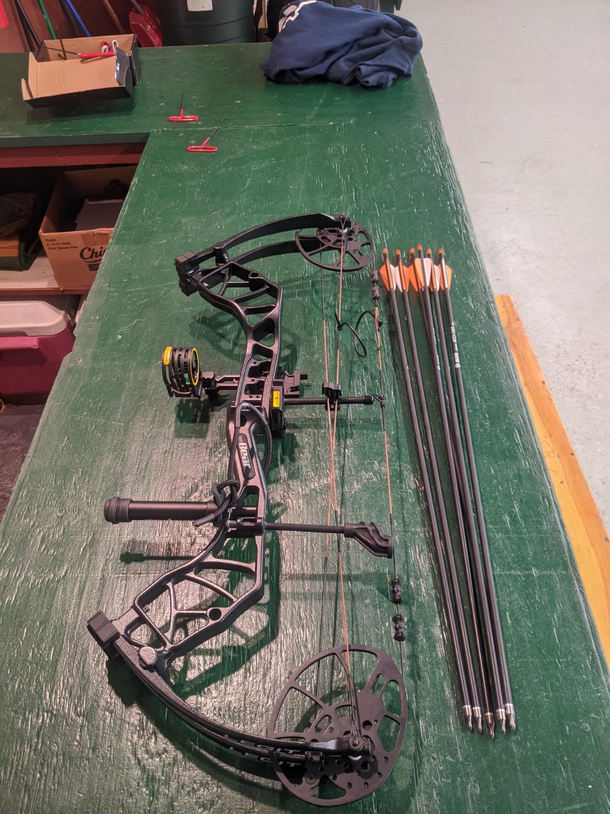 Bear Archery Legit Ready to Hunt Compound Bow Package for Adults & Youth, 14”- 30” Draw Length, 10-70 Lbs Draw Weight, Up to 315 FPS, Made in USA, Limited Life-Time Warranty customer photo 1