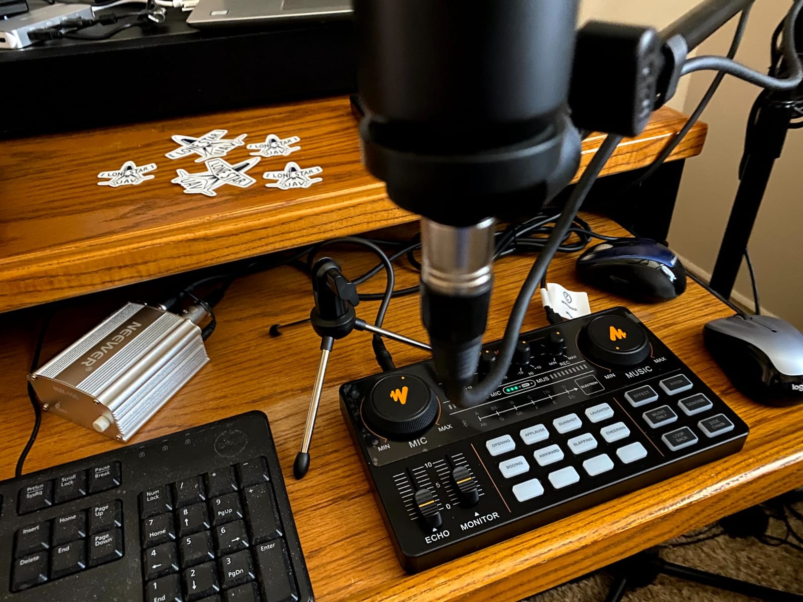 MAONO Podcast Equipment Bundle with Audio Mixer & 3.5mm Mic for Streaming customer photo 2