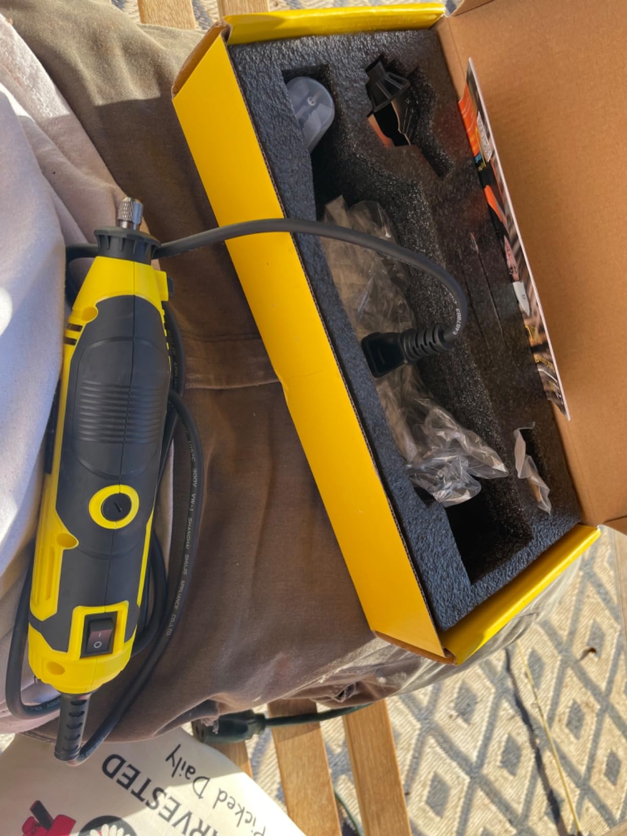 EzzDoo Electric Chainsaw Sharpener Kit with 6 Titanium-Coated Diamond Bits - Handheld Chain Saw Sharpener Tool for All Chains - No Removal Required, Easy and Fast Chainsaw Sharpening Kit customer photo 1