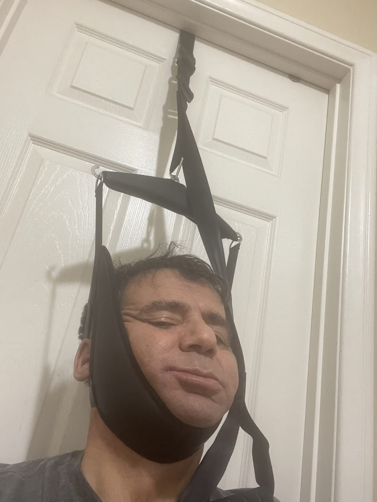 comness Cervical Neck Traction Device Over Door for Home Use, Portable Neck Stretcher Hammock for Neck Pain Relief, Physical Therapy AIDS for Neck Decompressor. customer photo 1