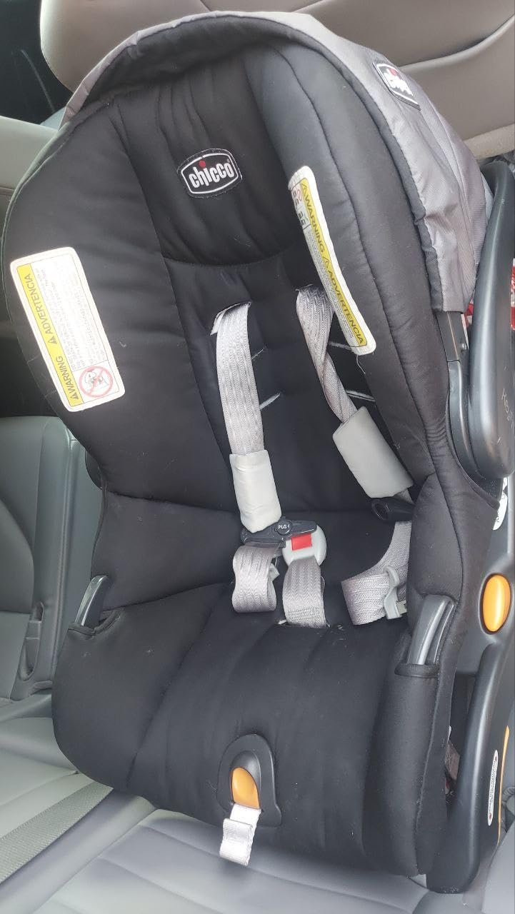 Chicco Bravo 3-in-1 Travel System w/KeyFit 30 Infant Car Seat & Base customer photo 2