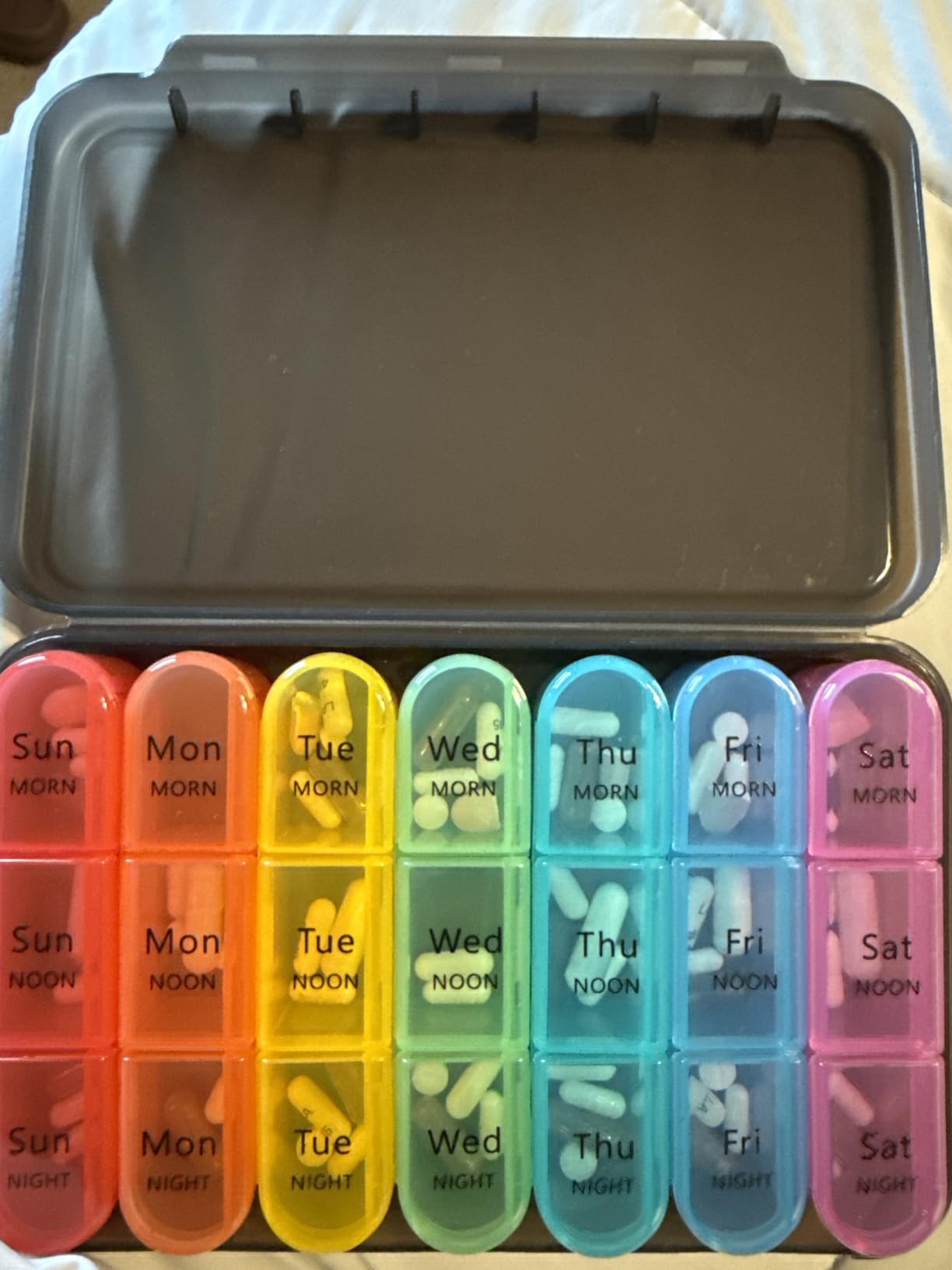 Daviky Pill Organizer 3 Times a Day, Pill Box 7 Day, Weekly Travel Case customer photo 2