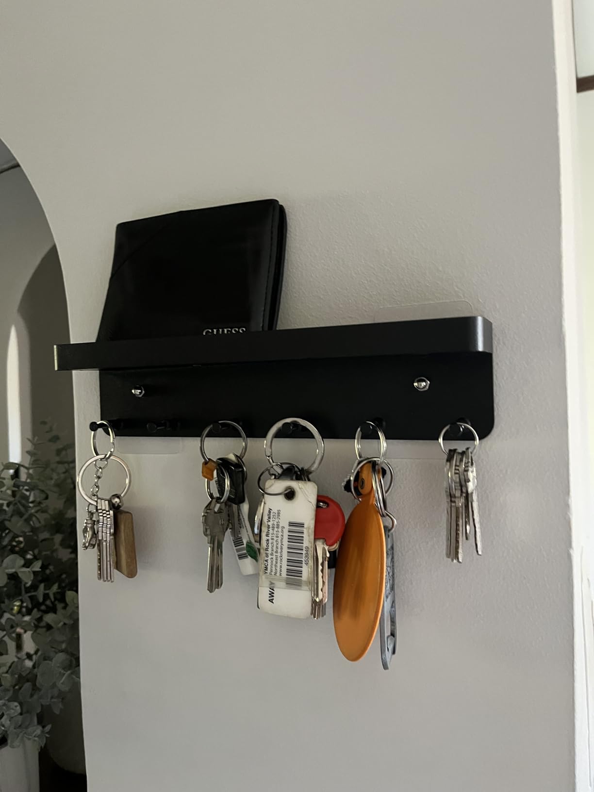 MKO Key Holder Wall Mount, Key Holder Wall Mount Adhesive with Mail Organizer Tray with 6 Key Hooks for Wall, Black customer photo 1