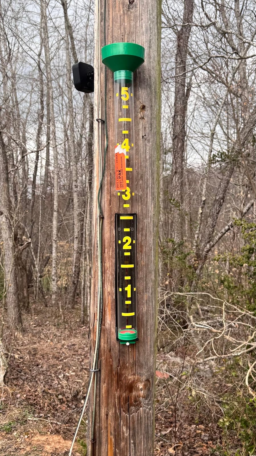 Headwind EZRead 26” Giant Professional Outdoor rain Gauge, USA Made Heavy Duty All Weather Freeze Proof mountable with Float, Hunter Green (820-0019) customer photo 1