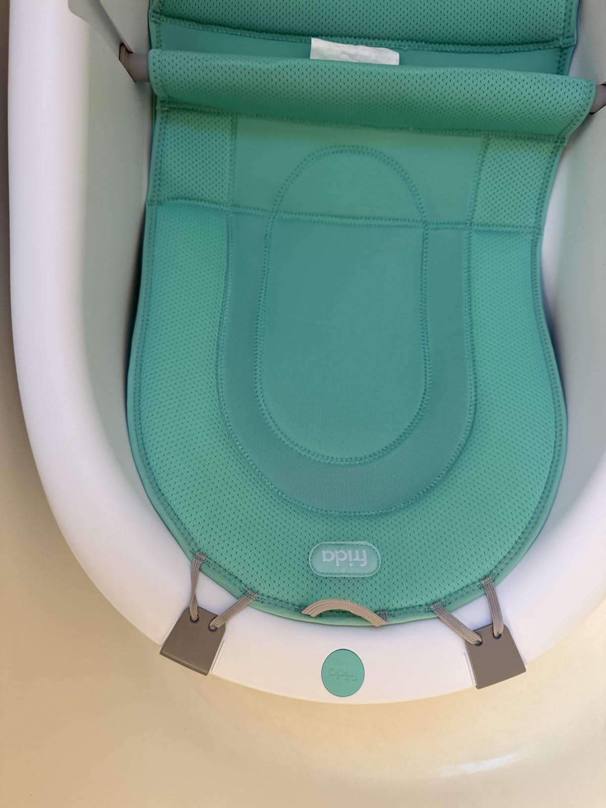 Frida Baby 4-in-1 Grow-with-Me Baby Bathtub, Baby Tub for Newborns to Toddler with Removable Bath Seat & Backrest for Bath Support in Tub customer photo 1